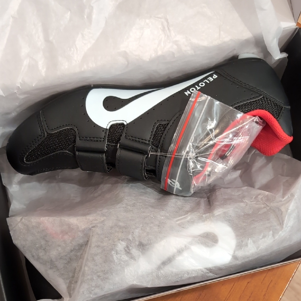 NIB NWT Peloton Cycling Shoes, Size 39